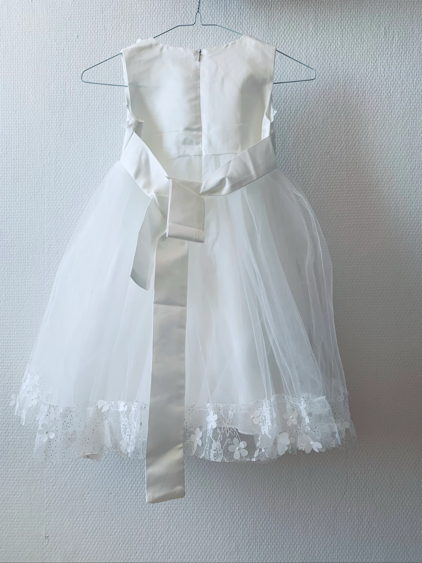 Vestido Elegante de Tul con Flores – photo 2
